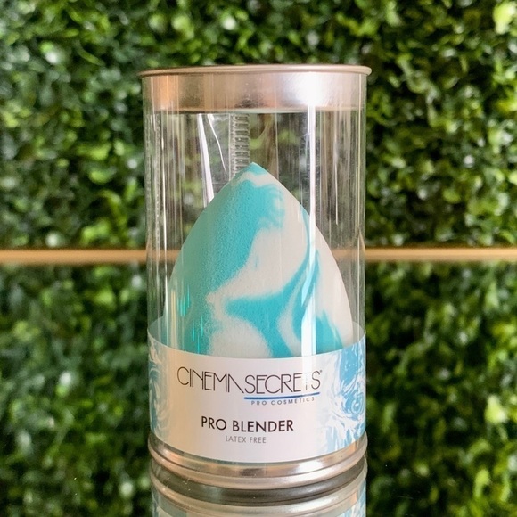 Cinema Secrets Pro Blender Makeup Sponge Latex Free in Teal & White | NEW - Picture 6 of 8